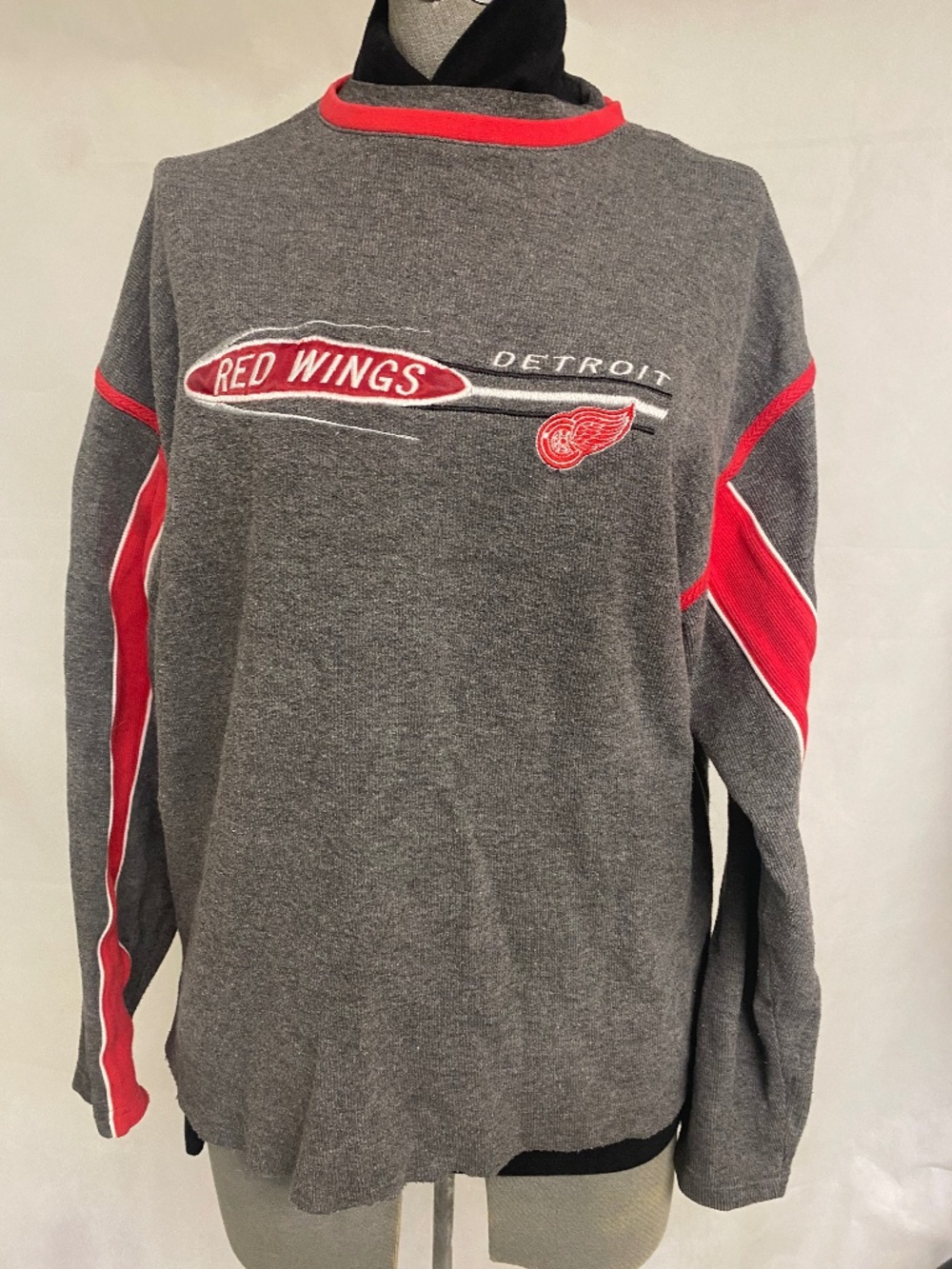 Vintage 90s Detroit Red Wings long sleeve jersey